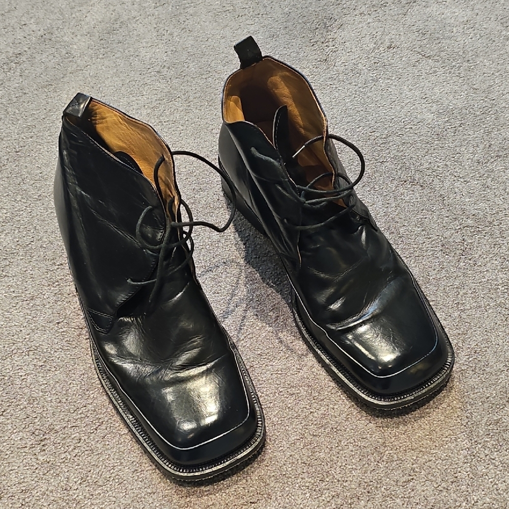Kenneth Cole New York Black Chukka Boots
